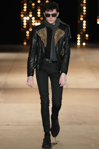 Look 11